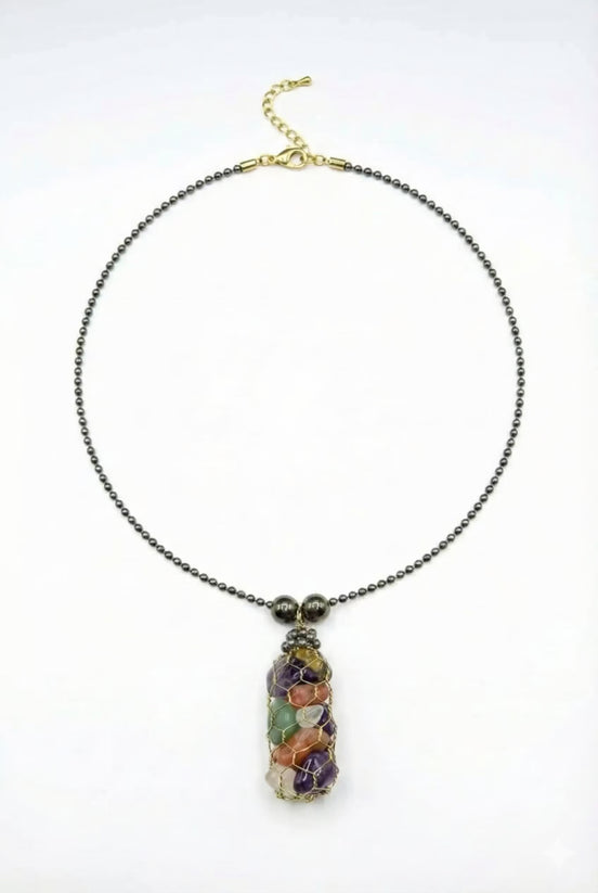 Colier Auriu cu Pietre Semiprețioase: Pirită, Hematit și 7 Chakre - OK Lux. All rights reserved. - Necklaces - 