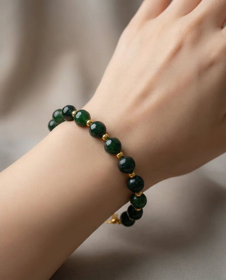 Brățară realizată manual din moldavit fațetat și hematit auriu, cu închizătoare placată cu aur - OK Lux. All rights reserved. - Bijuterii - 