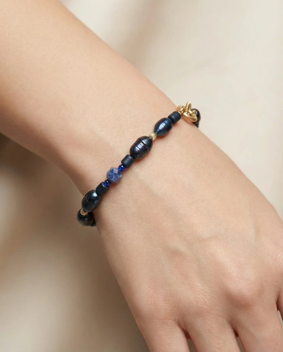 Brățară realizată manual din sodalit, hematit și perle de cultură, cu bile din argint - OK Lux. All rights reserved. - Bijuterii - 