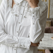 Cămașă „Crystal Clarity” – Albă cu Volane și Cristale - OK Lux. All rights reserved. - Shirts - 