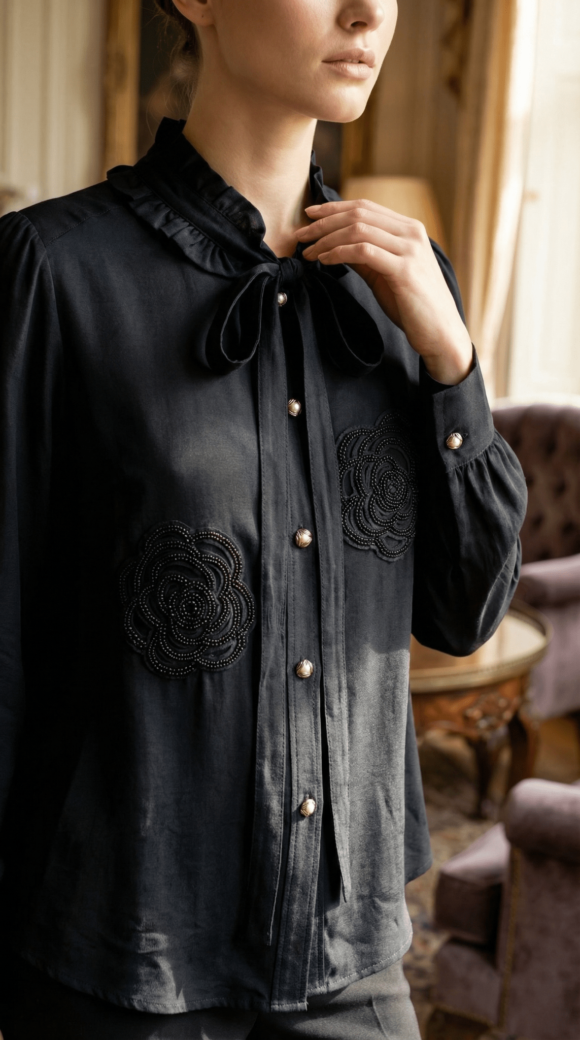 Cămașă „Midnight Rose” – Neagră cu Trandafiri din Mărgele și Eșarfă - OK Lux. All rights reserved. - Shirts - 