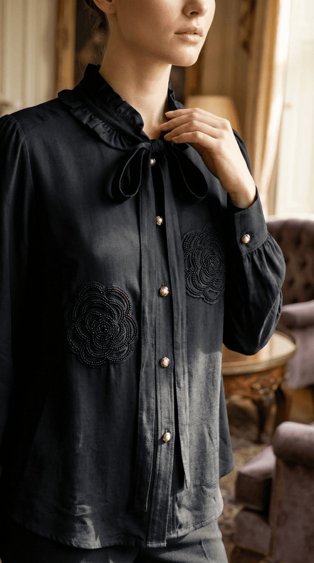 Cămașă „Midnight Rose” – Neagră cu Trandafiri din Mărgele și Eșarfă - OK Lux. All rights reserved. - Shirts - 