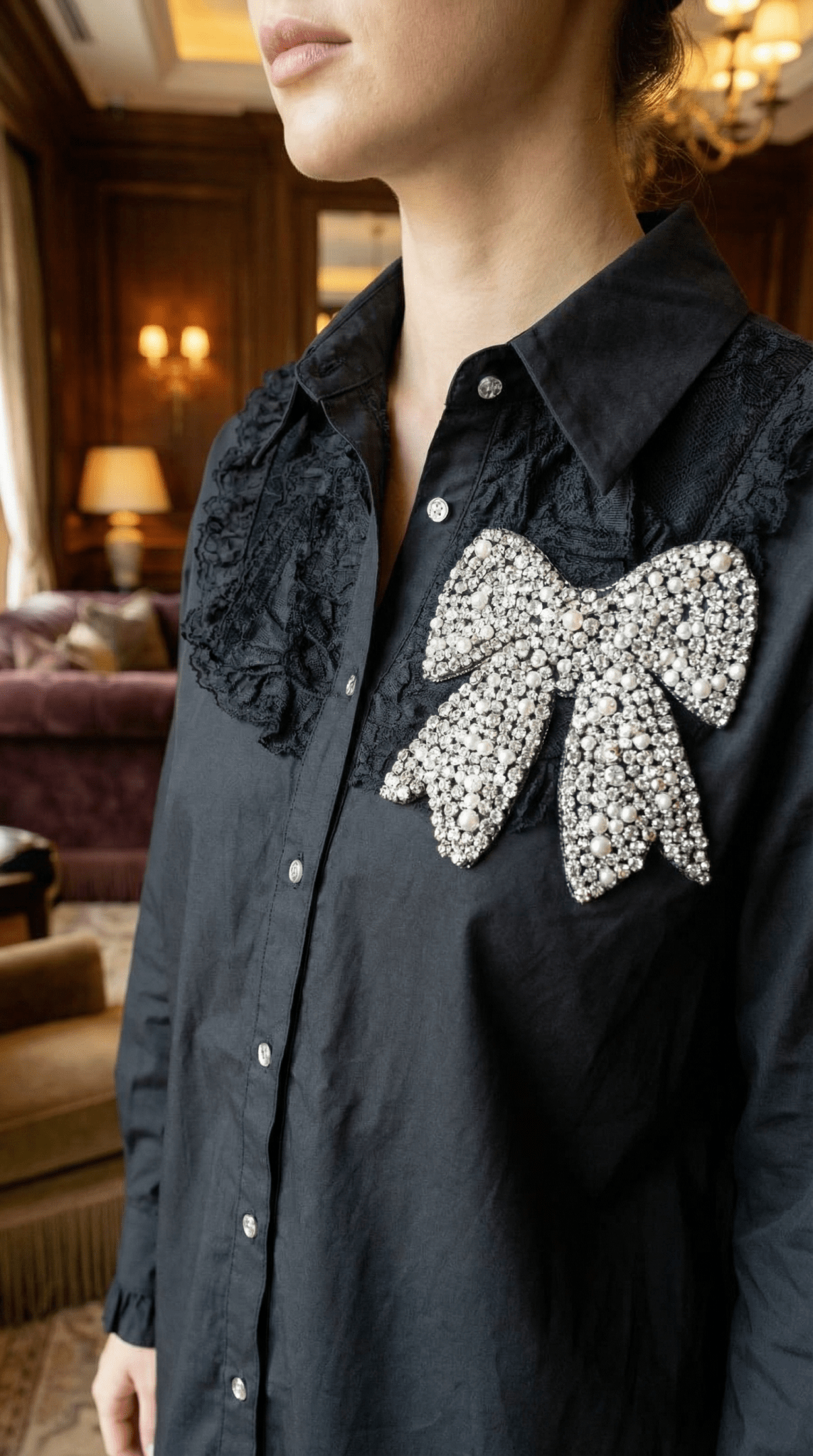 Cămașă Statement „Crystal Bow” – Neagră cu Fundă și Cristale - OK Lux. All rights reserved. - Shirts - 