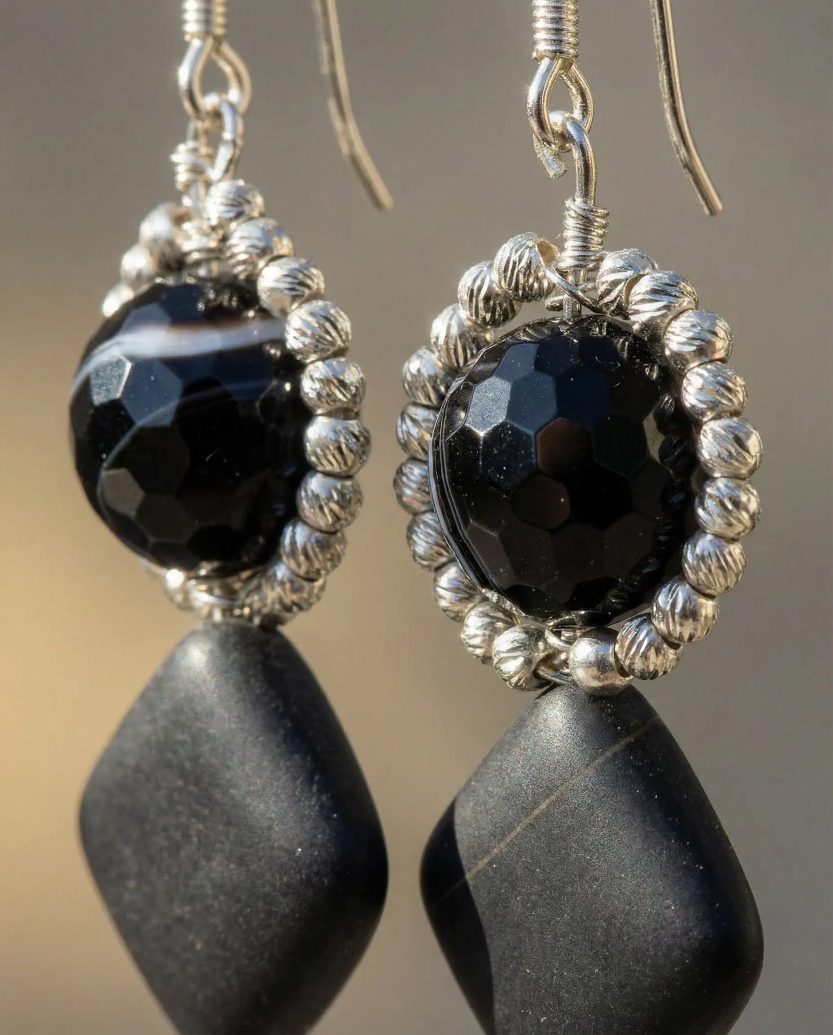 Cercei din agate dantelate si onix mat cu bilute si tortite din argint - OK Lux. All rights reserved. - Earrings - 