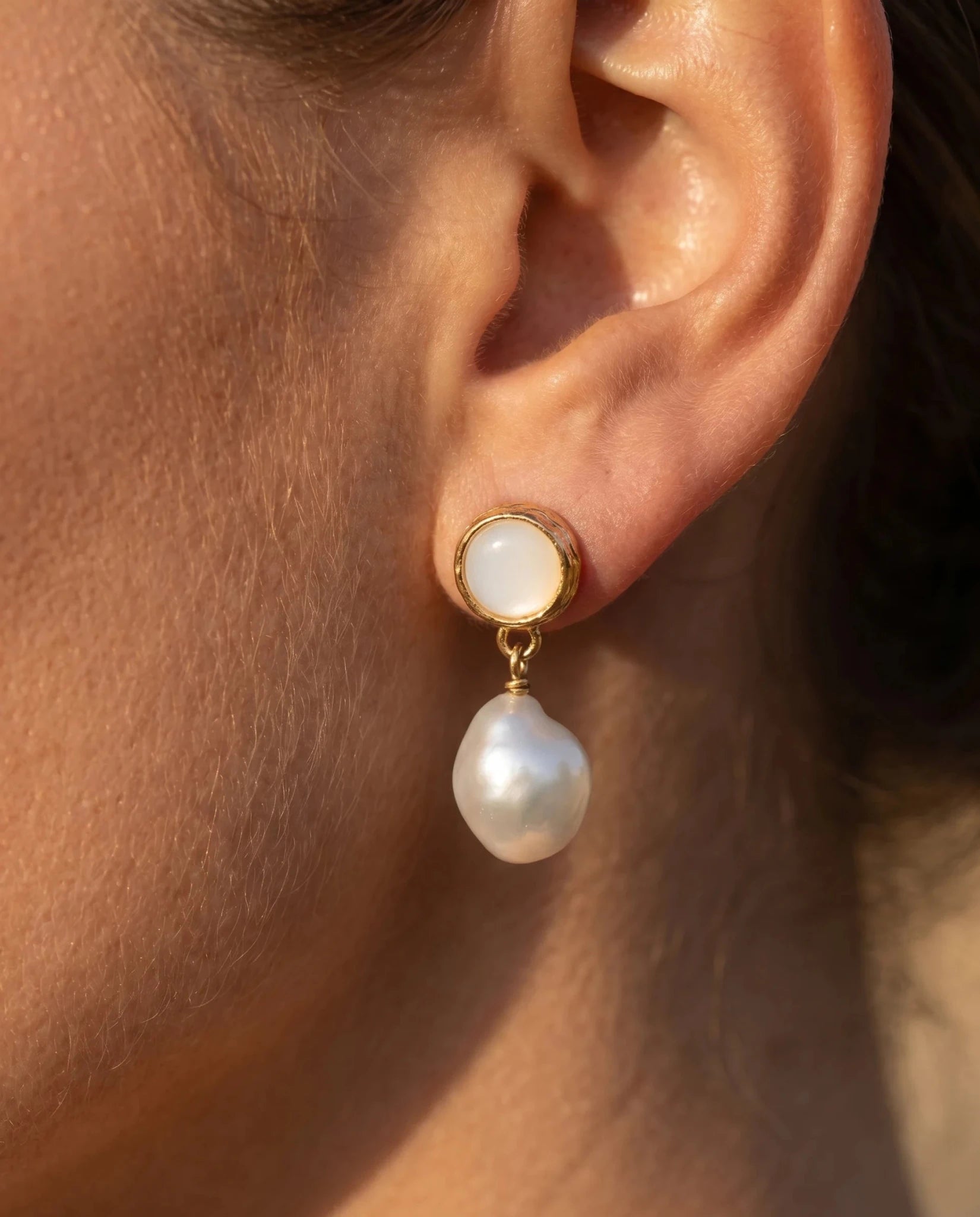 Cercei Pearl Charm – Oțel placat Aur 24K - OK Lux. All rights reserved. - Earrings - 