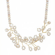 Colier handmade din perle de cultură și cristale ivoire, lungime 45cm, cu lucrătură din sârmă de modelaj.