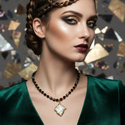 Colier din Onix Fațetat de 8mm cu Despărțitoare Aurii și Pandantiv Frunză de Sidef - OK Lux. All rights reserved. - Necklaces - 