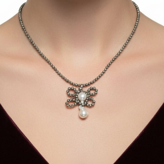 Colier unicat din argint cu pirită fațetată aurie și perle de cultură baroc, pandantiv realizat manual