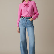 Elegant pink shirt with a relaxed fit