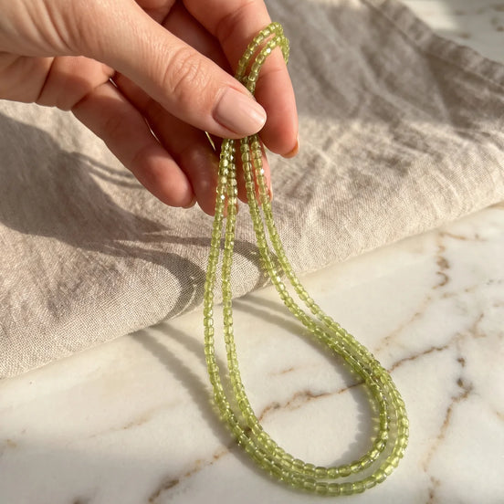 Colier Handmade cu Peridot Fațetat
