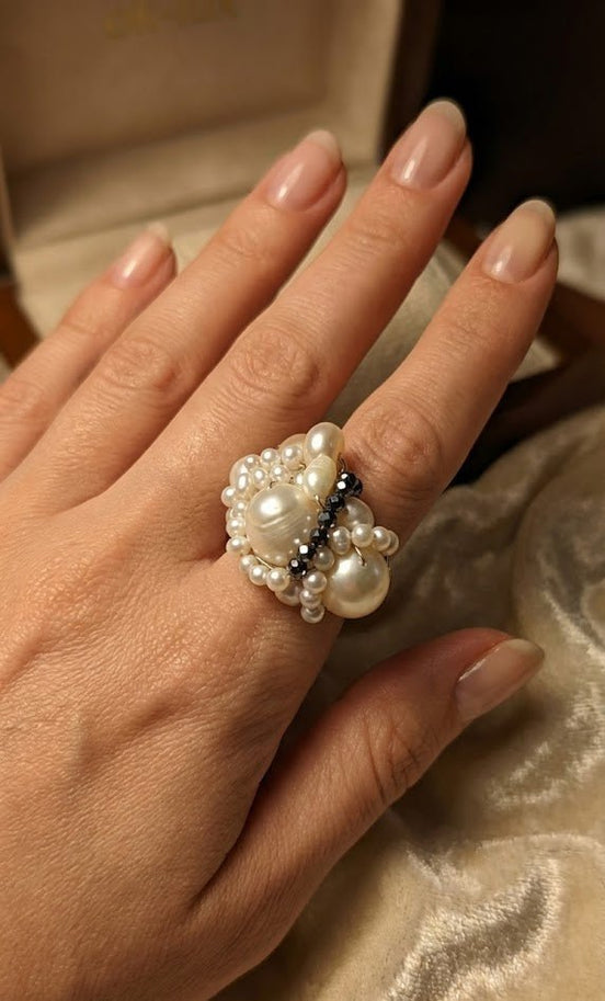 Inel Statement Contrast Imperial – Perle Baroc și Cristale Negre - OK Lux. All rights reserved. - 