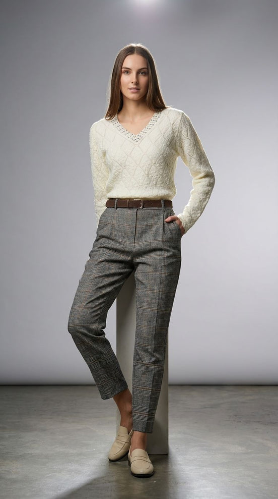 Pulover Crem Tricotat cu Model Romburi și Perle la Decolteu - OK Lux. All rights reserved. - Blouses - 