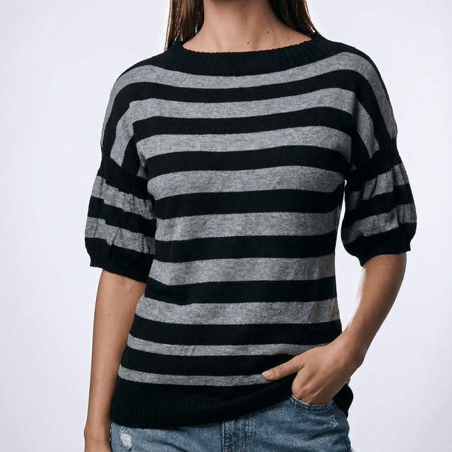 Pulover in dungi alb - negru din vascoza - OK Lux. All rights reserved. - Blouses - 