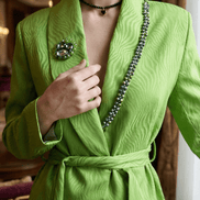 Sacou verde cambrat cu broșă decorativă și detalii aplicate - OK Lux. All rights reserved. - Tuxedos - 